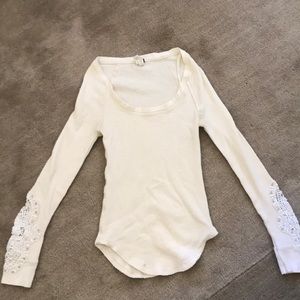 White long sleeve with crochet sleeves